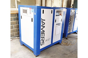 風(fēng)冷型跟水冷型螺桿空壓機(jī)冷卻器清洗事項(xiàng)